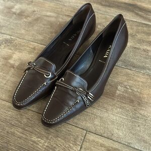 Prada Vintage Brown Kitten Heel Loafers 40 9